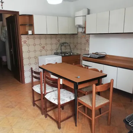 Roby Apartman *